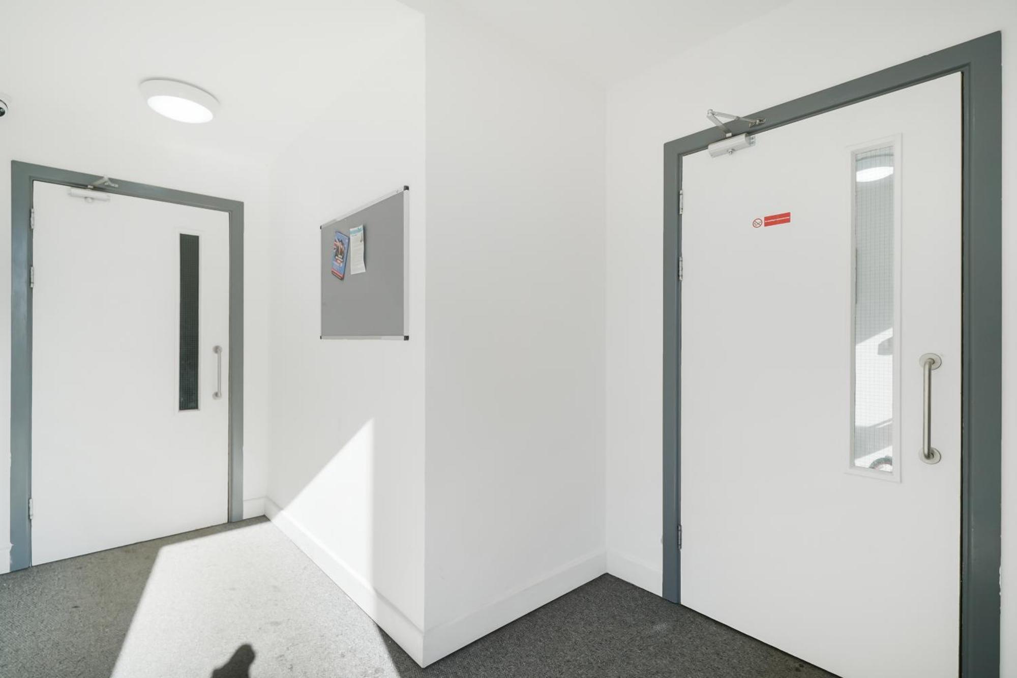 One And Two Bed Apartments Slough Near Heathrow Colnbrook ภายนอก รูปภาพ