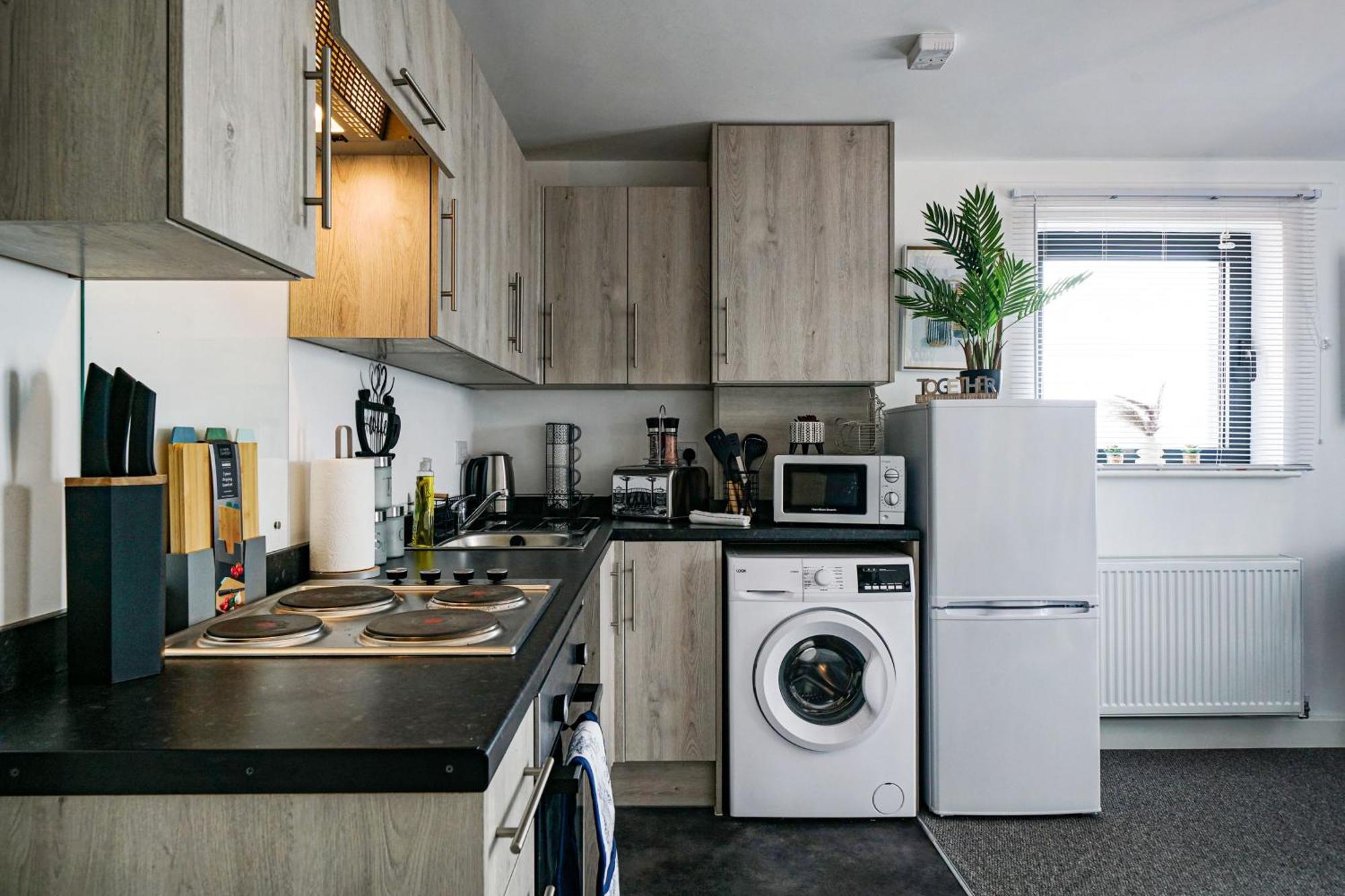 One And Two Bed Apartments Slough Near Heathrow Colnbrook ภายนอก รูปภาพ