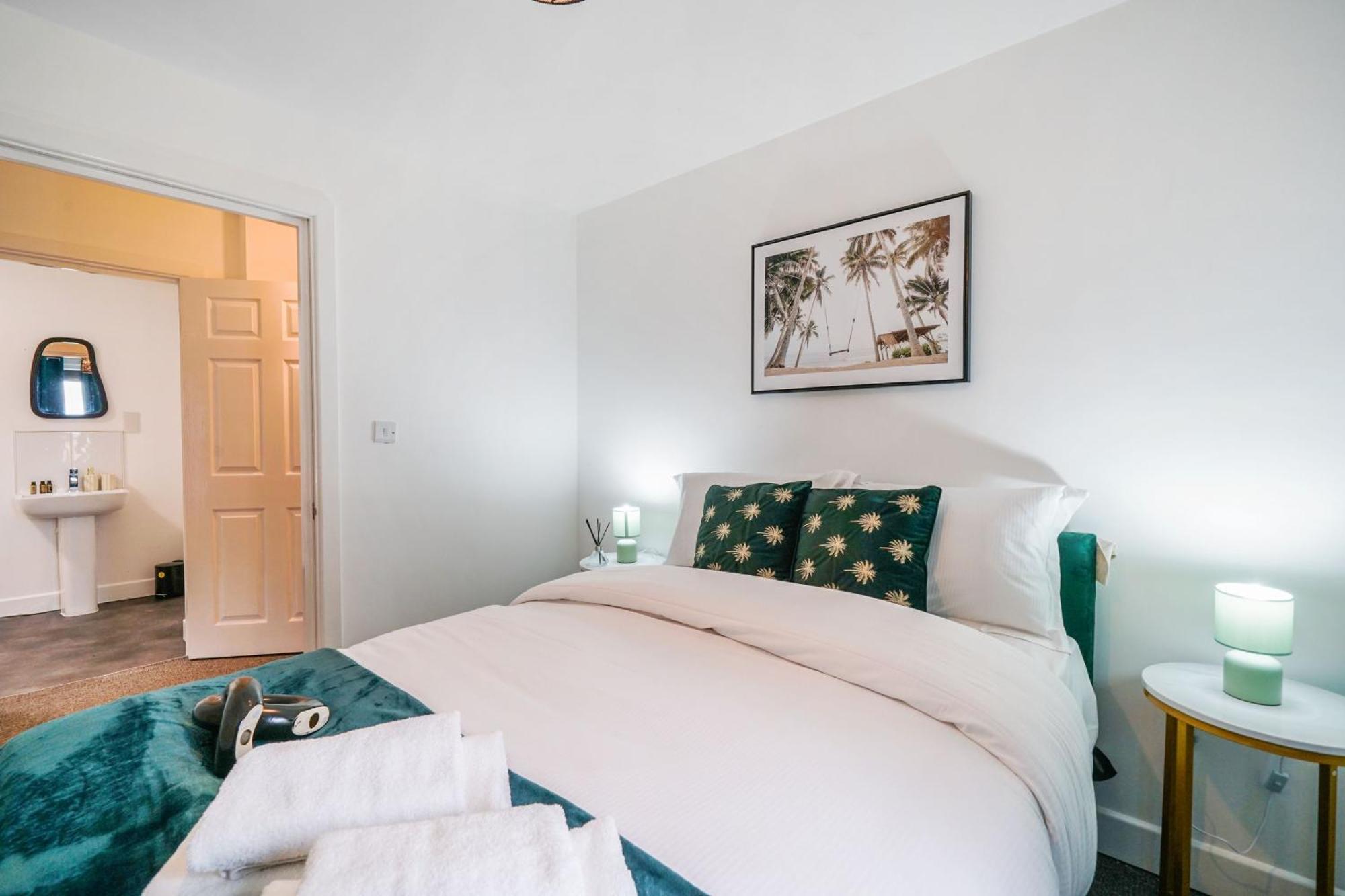 One And Two Bed Apartments Slough Near Heathrow Colnbrook ภายนอก รูปภาพ