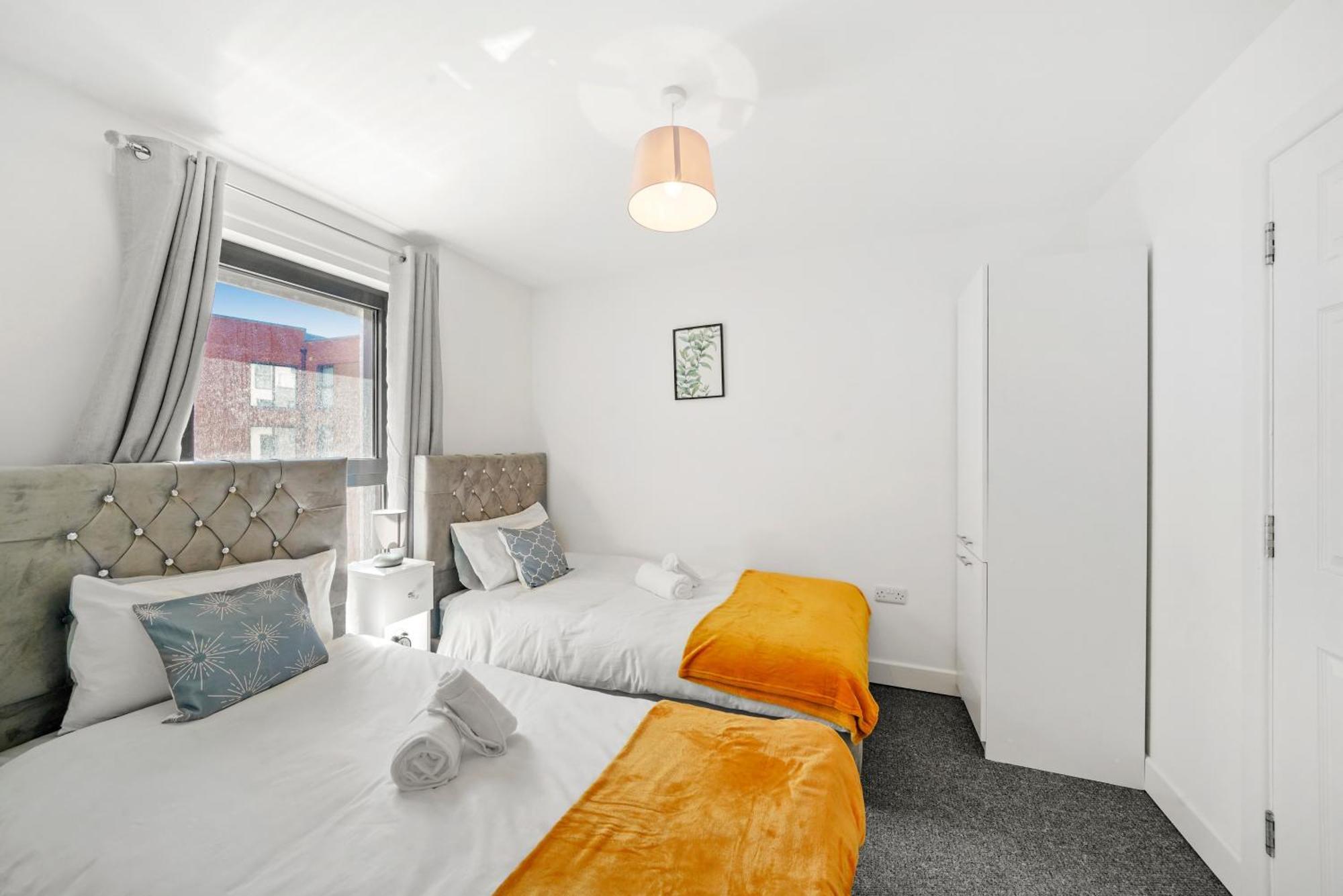 One And Two Bed Apartments Slough Near Heathrow Colnbrook ภายนอก รูปภาพ