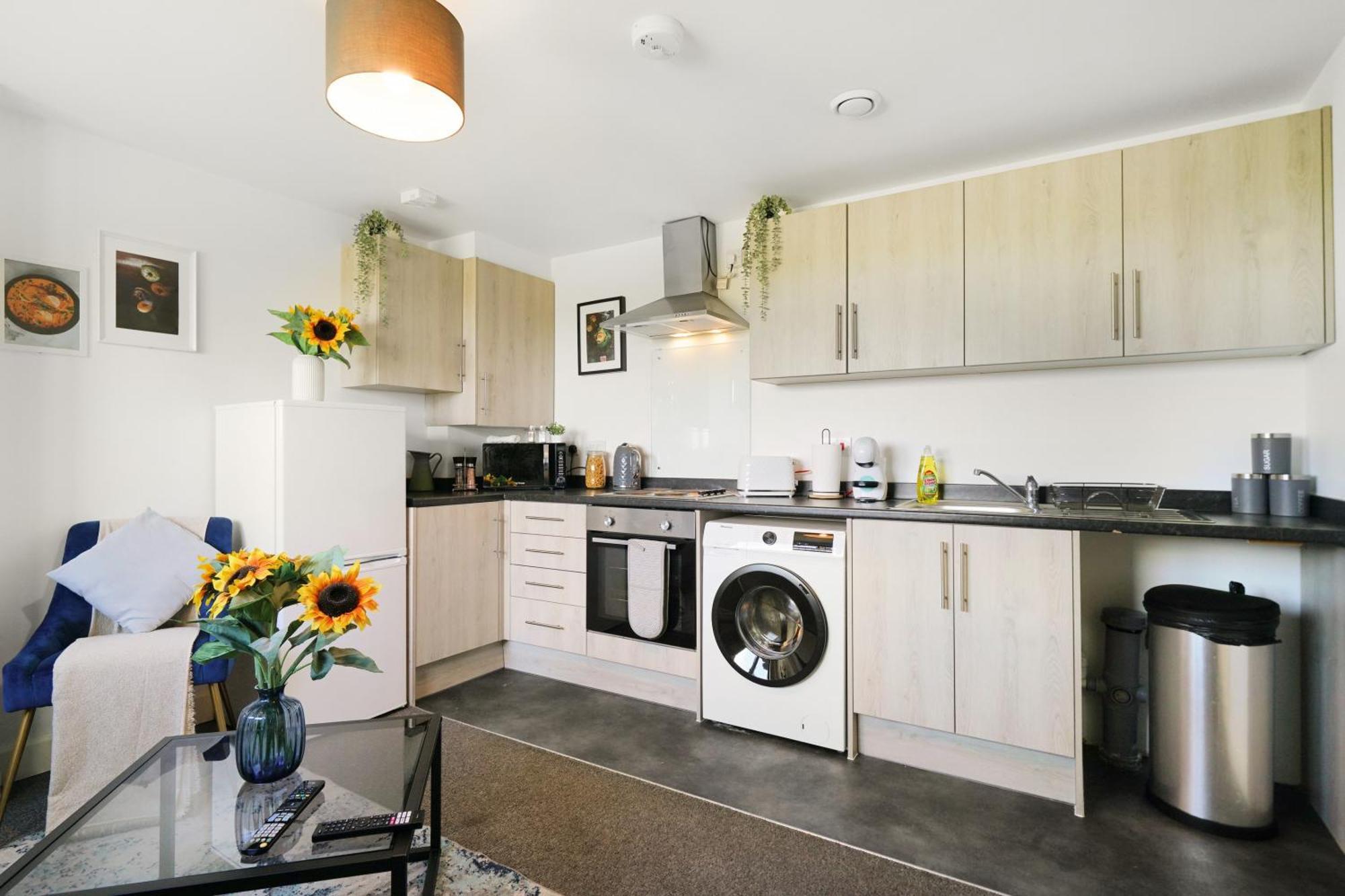 One And Two Bed Apartments Slough Near Heathrow Colnbrook ภายนอก รูปภาพ