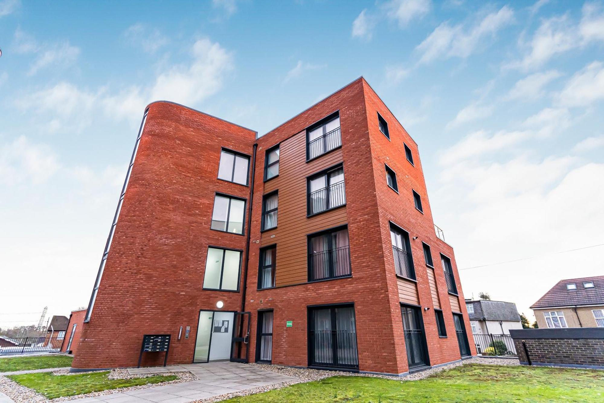 One And Two Bed Apartments Slough Near Heathrow Colnbrook ภายนอก รูปภาพ